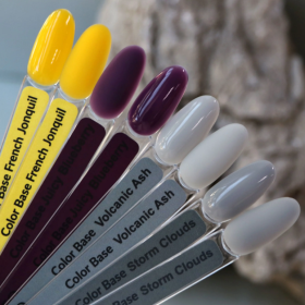 Base de color Volcanic Ash Komilfo, Gris Claro, 8 ml