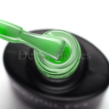 Base de color Fresh Grass Komilfo, Verde claro, 8 ml