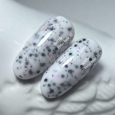 Potal Base 32 NAILSOFTHEDAY, base decorativa, blanco lechoso con hexágonos negro y rojo, 10 ml