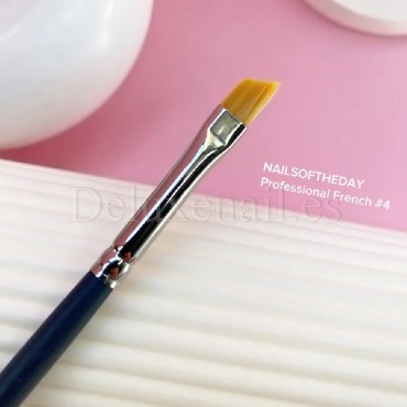 Pincel angular para nail art de pelo sintético NAILSOFTHEDAY Professional French 4, 8 mm