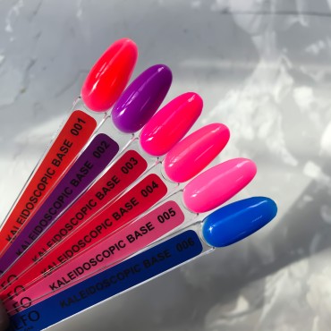 Base de color Kaleidoscopic 002 Komilfo, Morado Neón, 8 ml